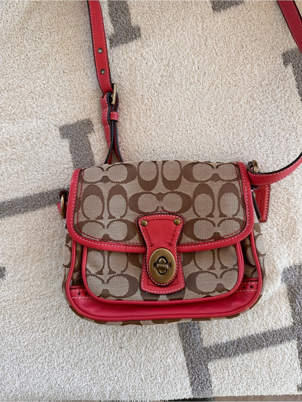 Coach Legacy Turnlock flap crossbody Signature Crossbody Bag in Brown and Red